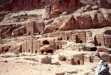 HTM00300.jpg (43686 bytes)
